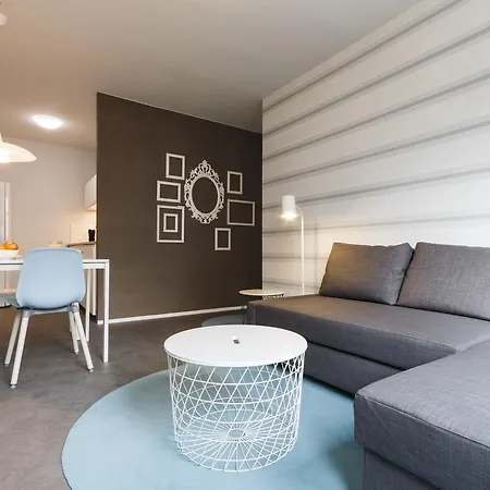 Stylish Pankrac 公寓 *